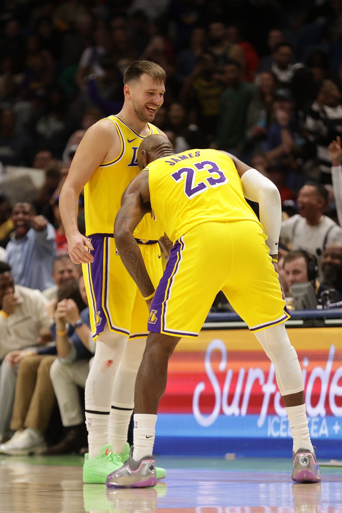 立博-接下来7连客！湖人本赛季客场14胜 联盟第三多 仅次于掘金雷霆