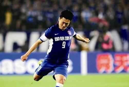 陆博飞哭诉：江苏队解散 上百号球员需重新找出路